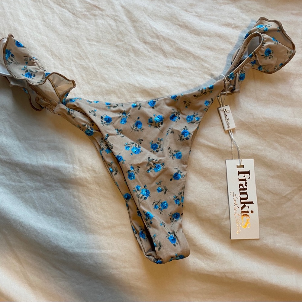 NWT frankies floral bottoms
